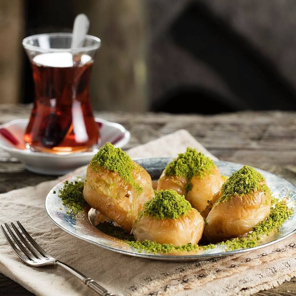 Istanbul: Guided Food Tour of Street Food and Markets