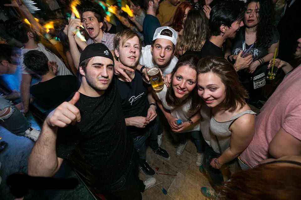 Istanbul 7-Hour Pub Crawl: Big Night Out