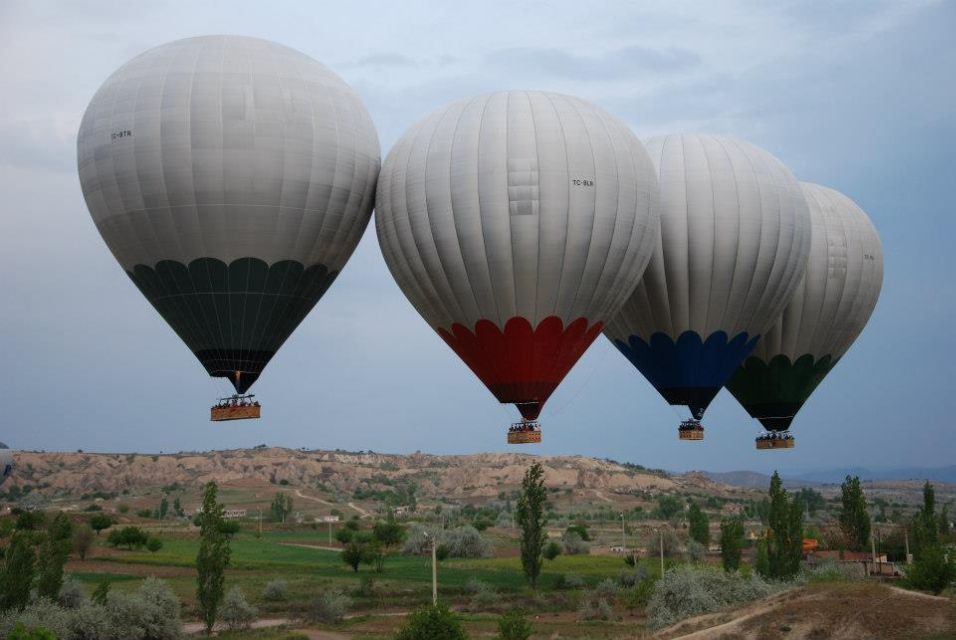 Cappadocia: Goreme Hot Air Balloon Flight Tour at Sunrise