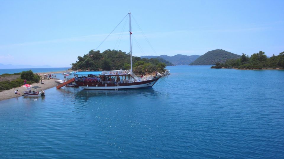 Fethiye: 12 Islands Boat Tour with Swimming, Buffet, and Bar