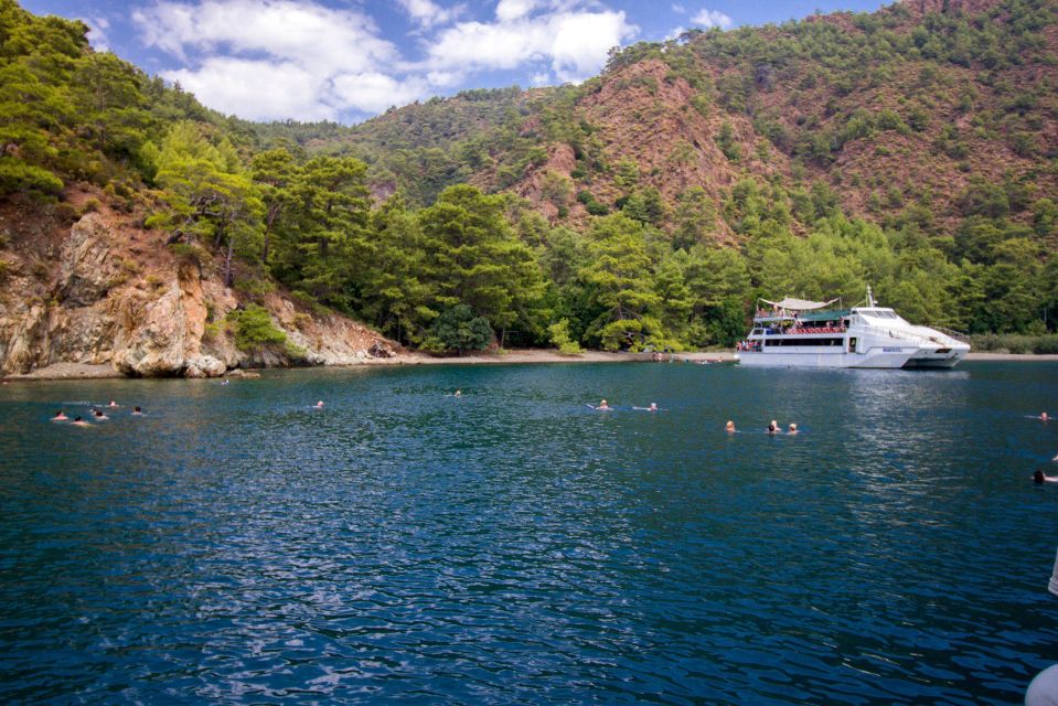 Fethiye: 12 Islands Boat Tour with Swimming, Buffet, and Bar