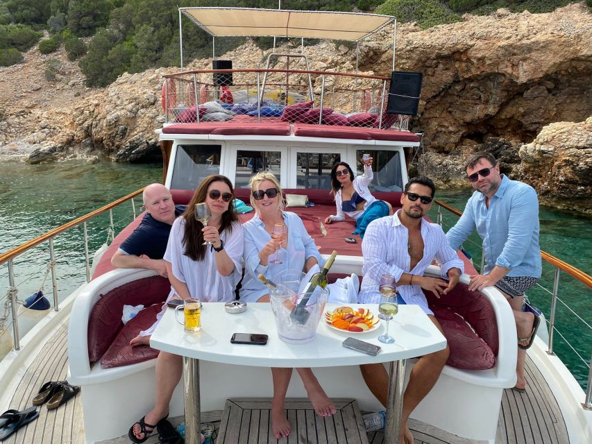 Bodrum Peninsula Private Boat Tour with Lunch