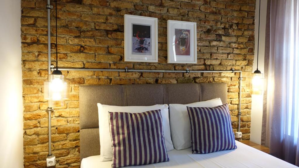 Double or Twin Room with City View