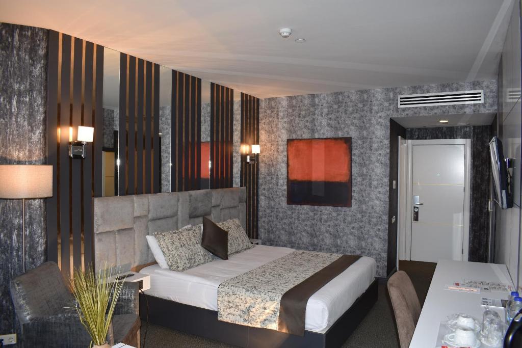 Double Room with Mountain View