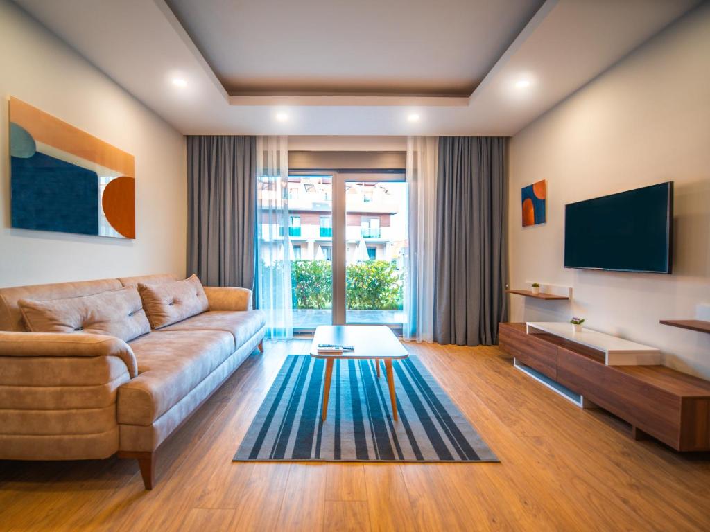 Suite with Pool View