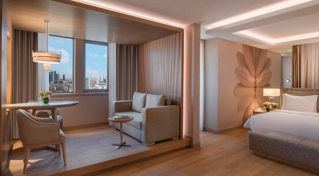 Junior Suite Room City View One King Bed