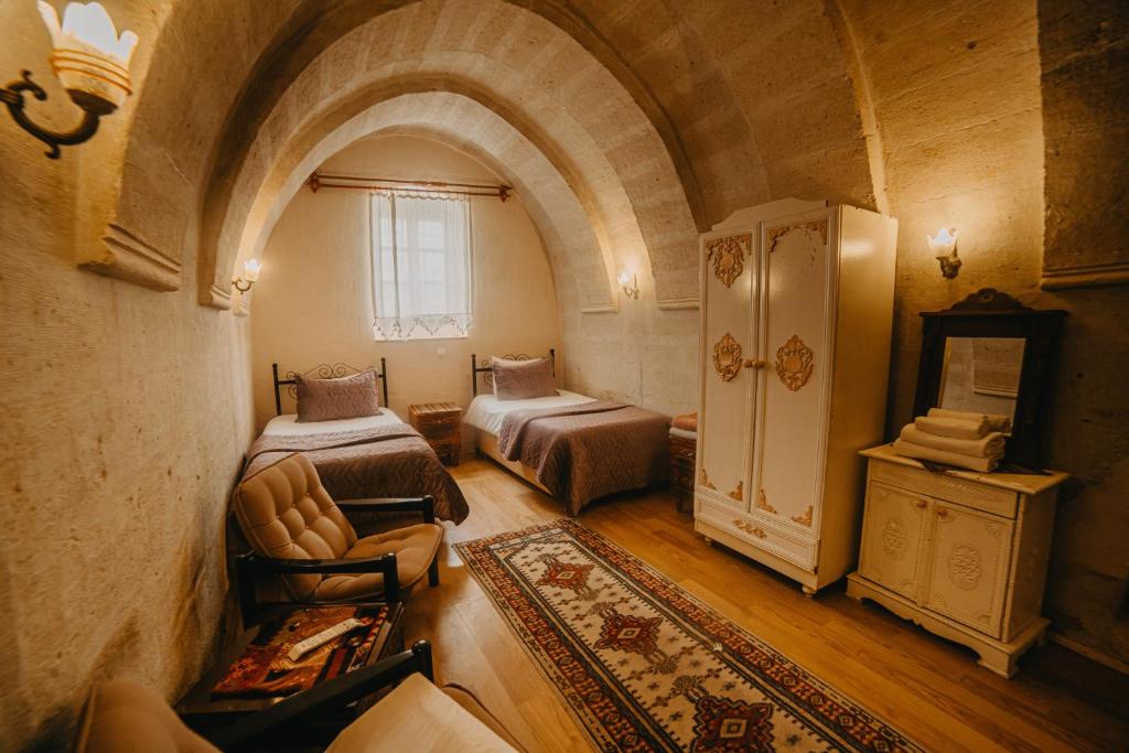 Double or Twin Room with Shower