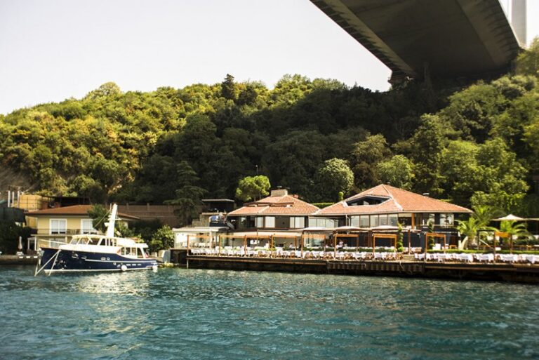 Istanbul Combo: Classic City Tour and Bosphorus Cruise