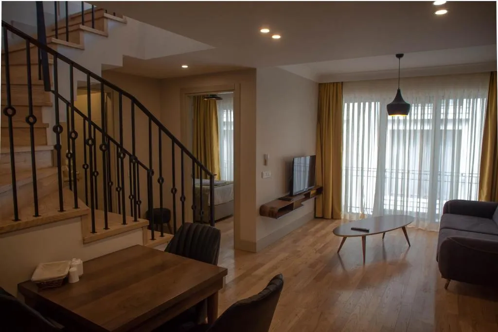 Family Duplex with Three Bedrooms and Terrace
