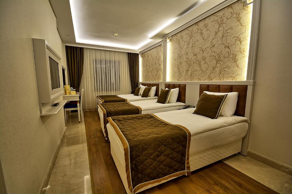 Deluxe Triple Room
