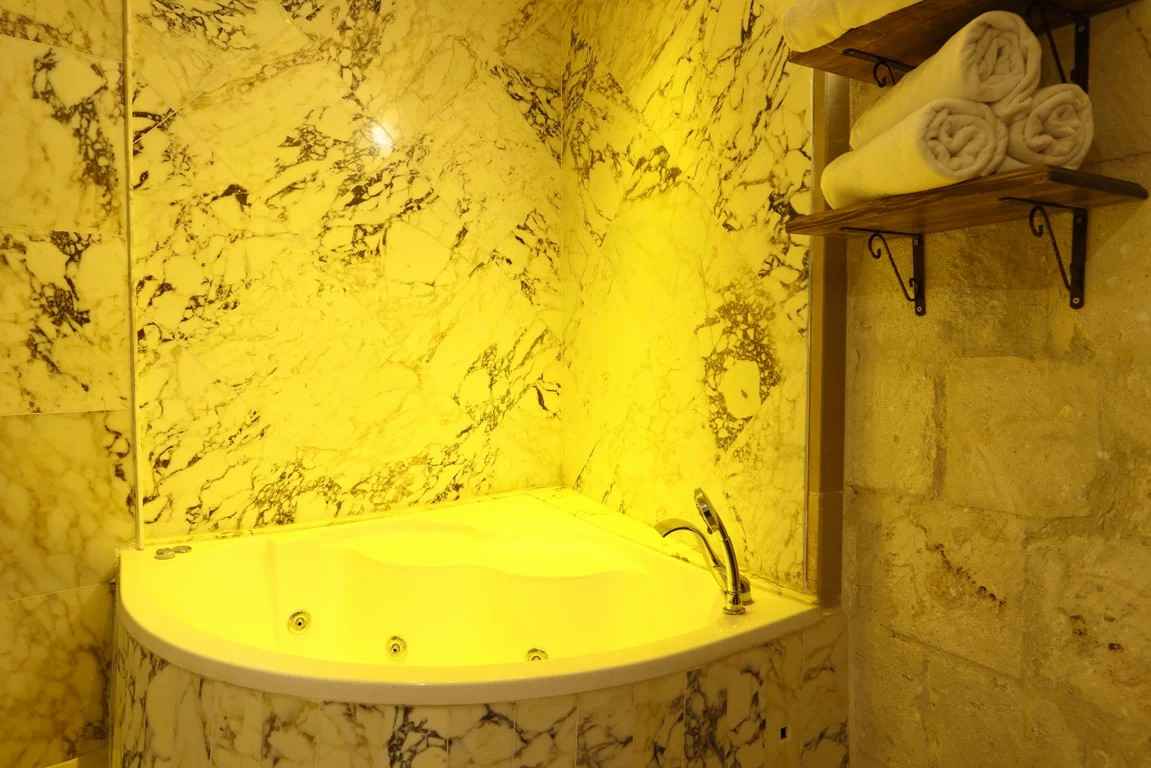 Triple Room with Bath
