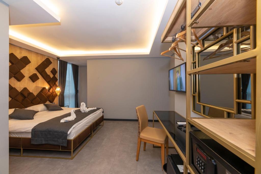 Deluxe Double or Twin Room