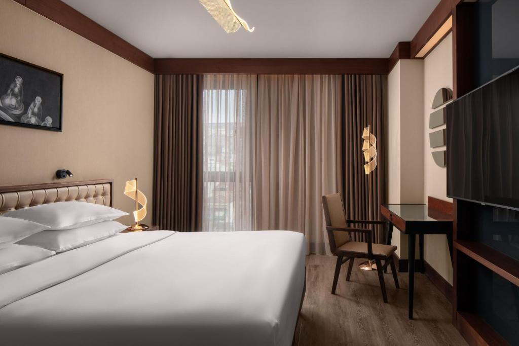 Deluxe Room (Single)