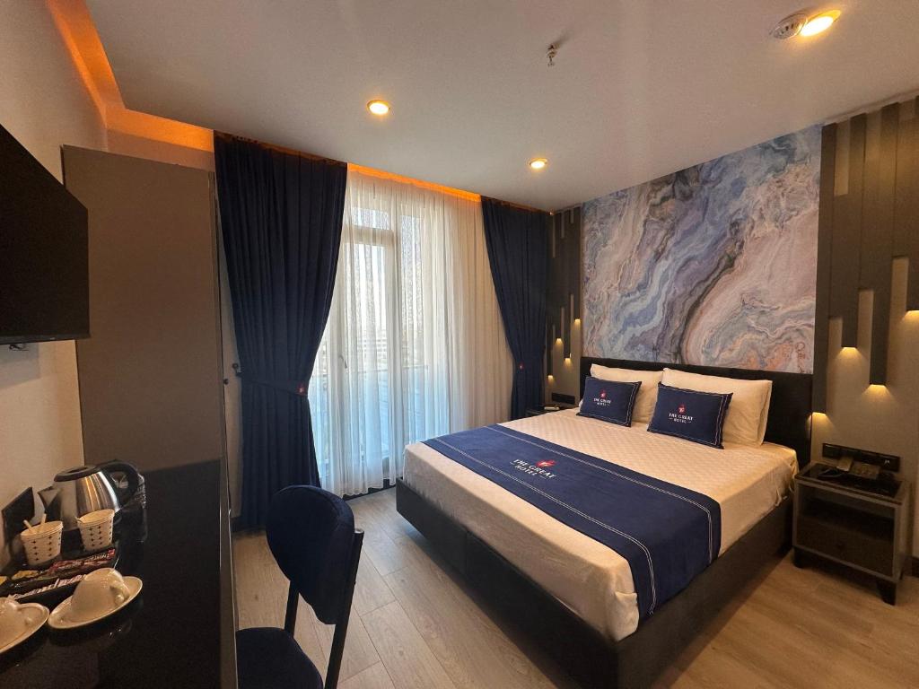 Deluxe Double or Twin Room