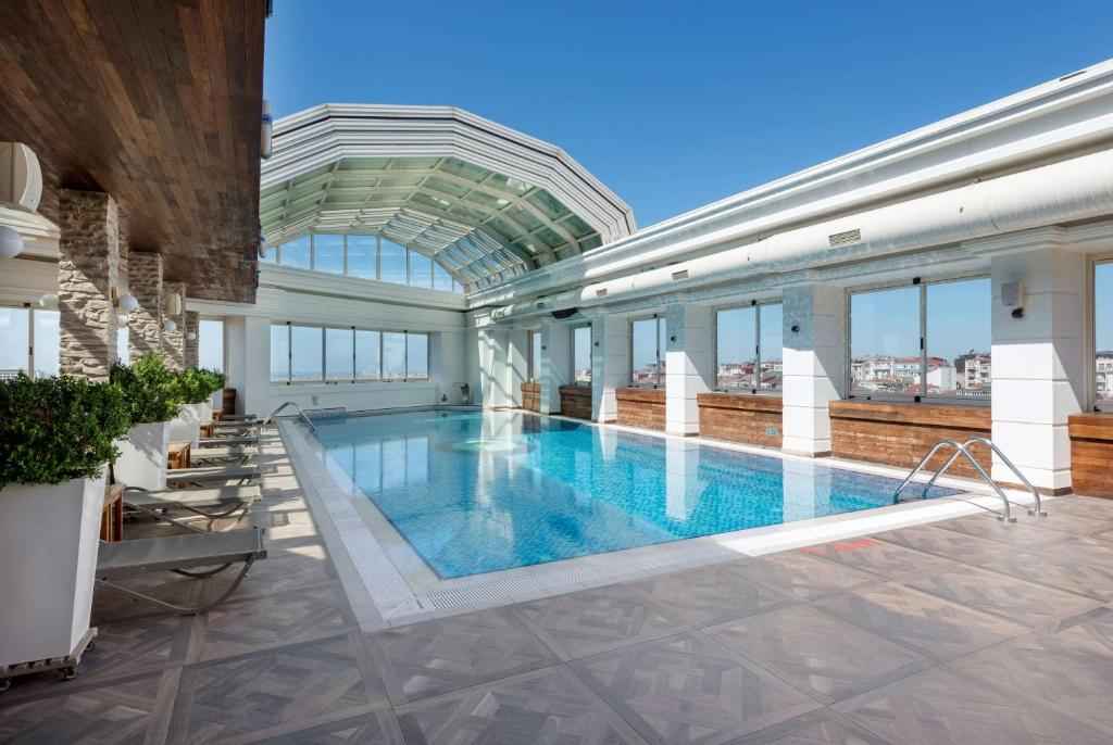 Ramada Plaza By Wyndham Istanbul Center