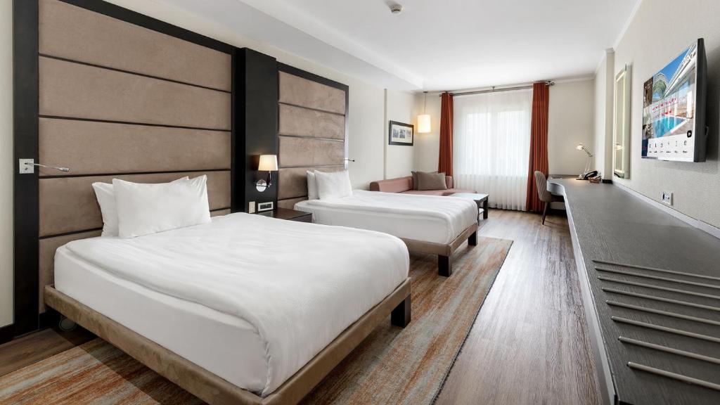 Superior King Room