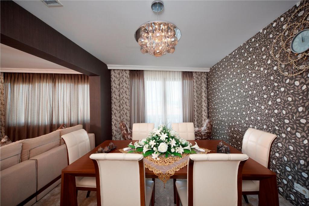 3 + 1 Room