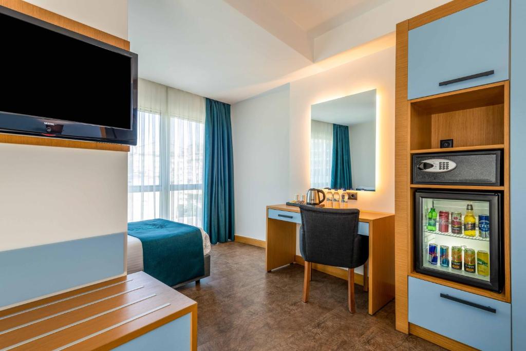 Triple Room with Balcony