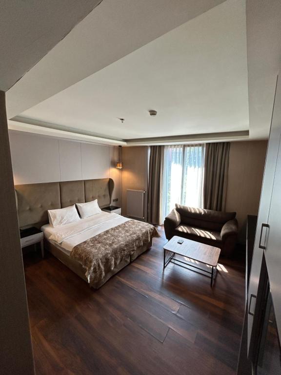 Large Double Room