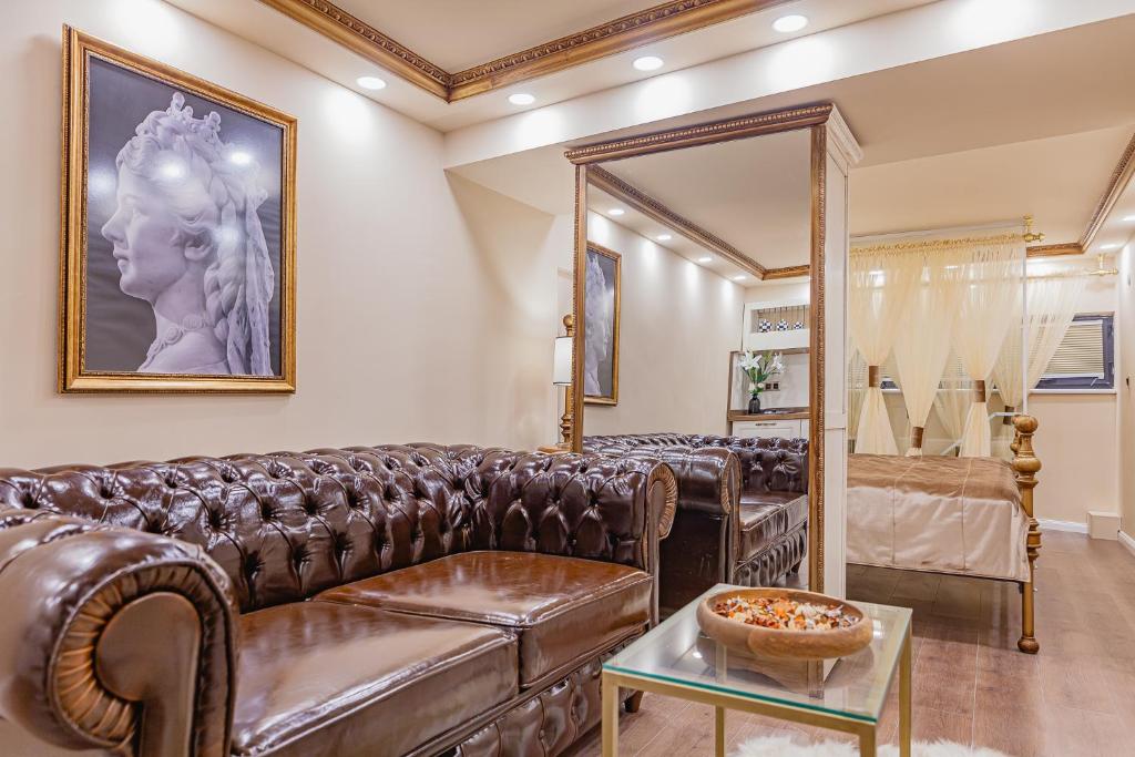 Queen Suite with Turkish Bath and Spa Bath