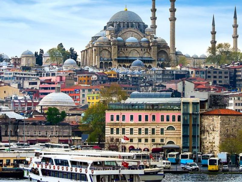 Explore Istanbul?s Iconic Landmarks with Our Full-Day Private City Tour