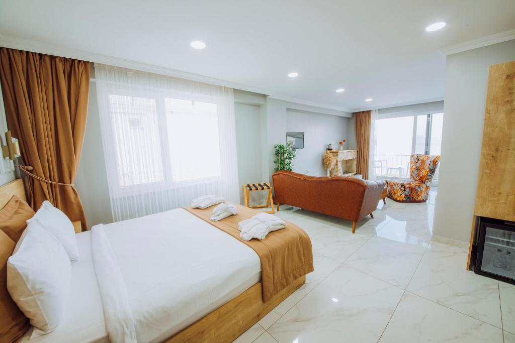 Queen Room with Spa Bath