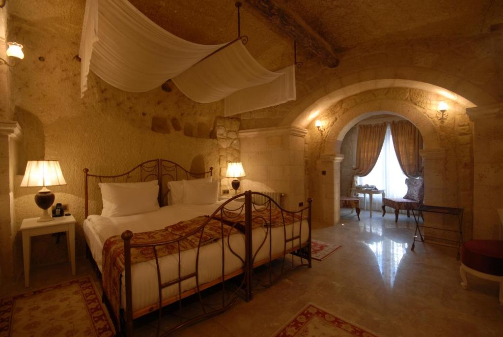 Turtle Dove Nest Cave (102)