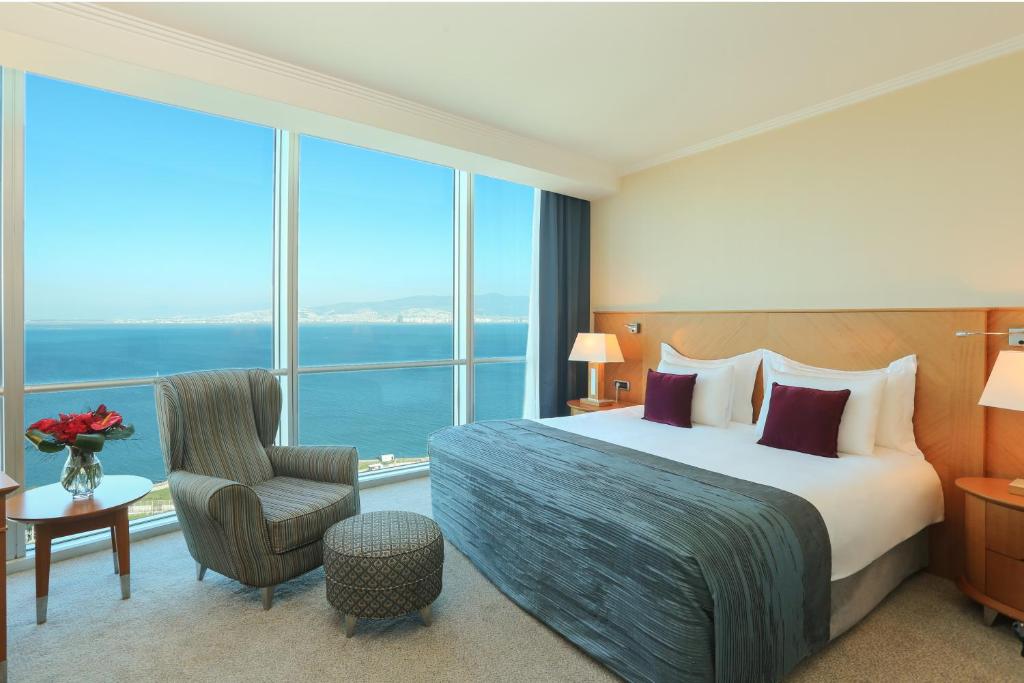 Club King Room with Sea View - Smoking