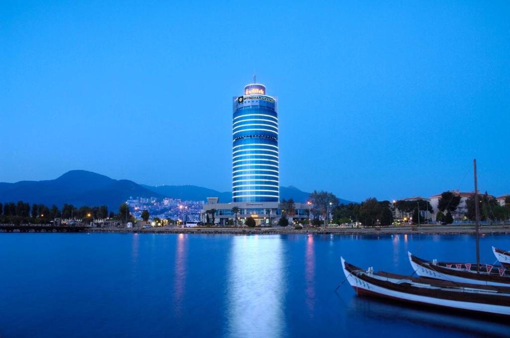 Wyndham Grand ─░zmir ├ûzdilek