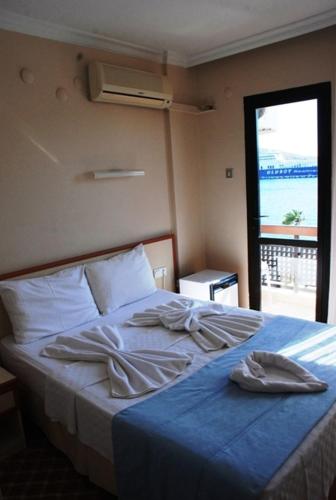 Standard Double or Twin Room with Sea View