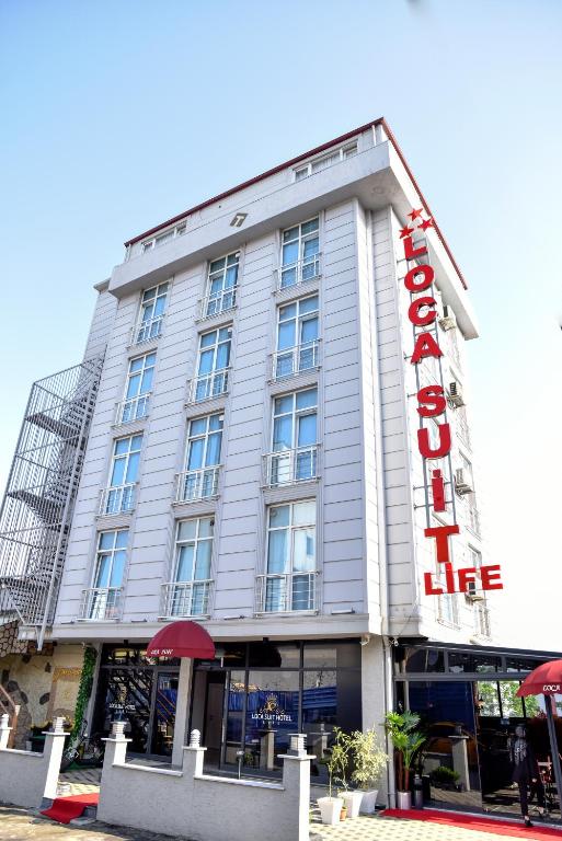 Loca Suit Life Hotel