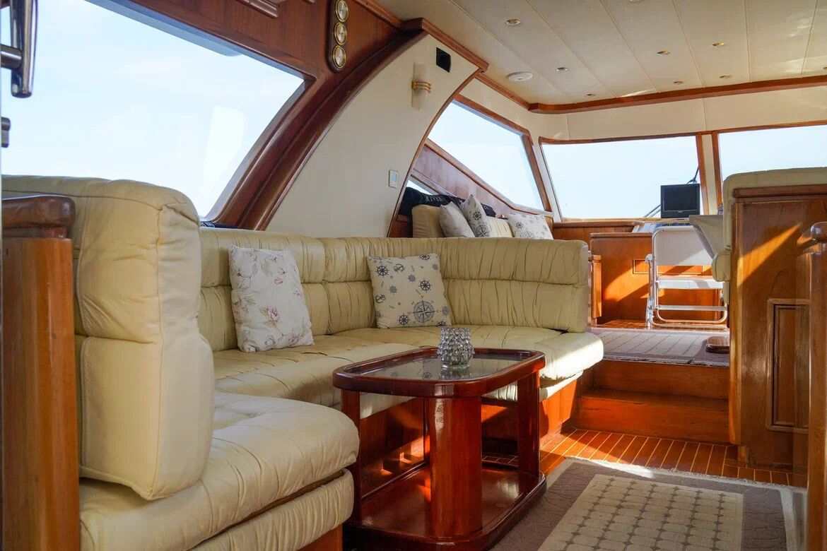 Luxury Yacht for 25 people (River M)