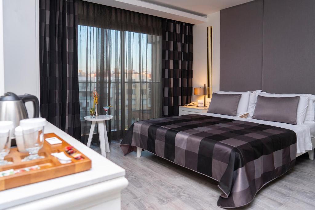 Standard Double Room with City View